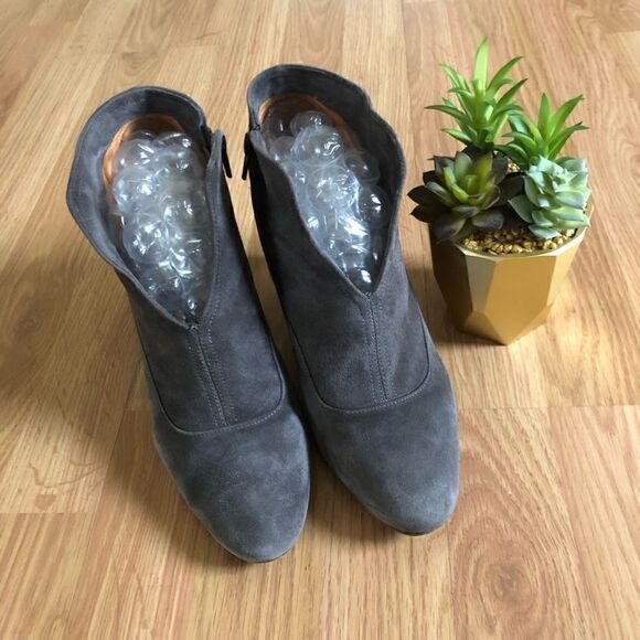 CHIE MIHARA Gray Suede Leather Booties Heeled Ankle Boots EU 38 US 7.5 - Picture 1 of 12